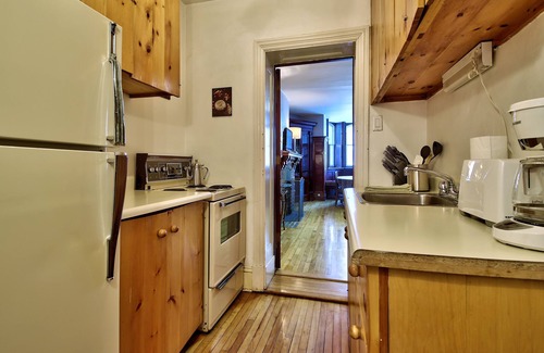 Haute-Ville Apartment | Wow! Apartment Suites Central to Walk and Enjoy Tourist Attractions