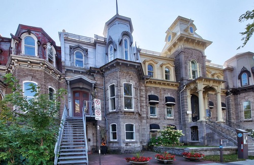 Haute-Ville Apartment | Wow! Apartment Suites Central to Walk and Enjoy Tourist Attractions