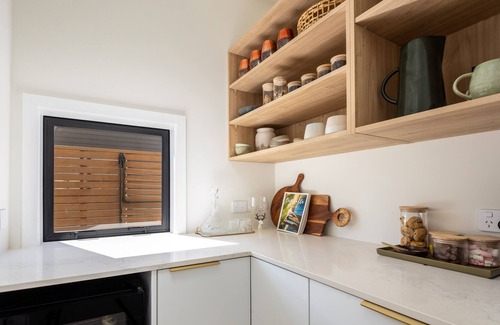 Fitzroy House | **Wow Factor in Fitzroy** Large, luxurious, NEW house, close to beach and cafes.