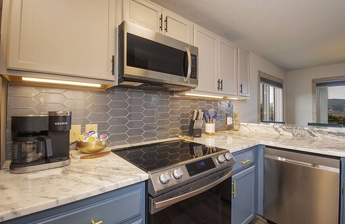 Silvercreek Condo | WOW! Fully Updated Condo w/Beautiful Mountain Views - Ski, Hike, Bike & More!