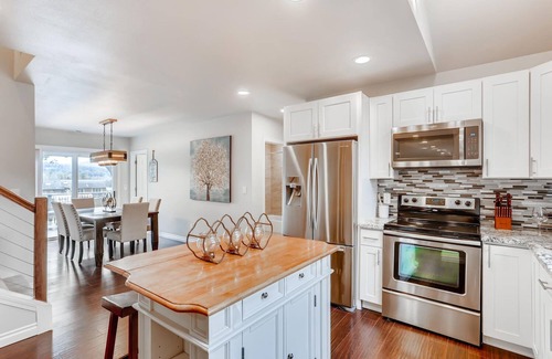 Fall City House | ⭐WOW⭐ Modern Farmhouse Getaway Retreat w/Views ✨
