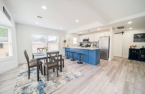 Monmouth Beach House | WOW! New 4bd Beach Chic, Xlnt Location! Walk2Town, Beach, Restaurants & Marina!