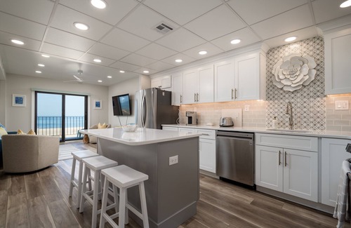 Lewes Condo | Wow! Renovated 3rd floor bayfront condo!