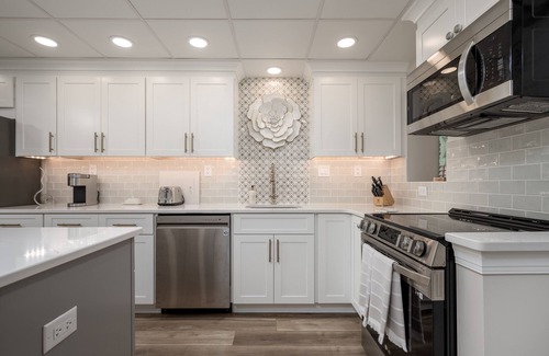 Lewes Condo | Wow! Renovated 3rd floor bayfront condo!