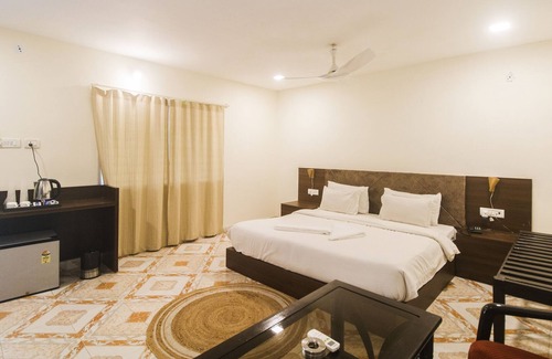 Sohagpur Hotel | WOWSTAYZ Cheetal Resort