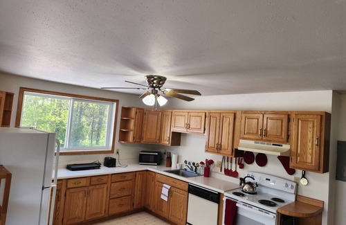 Houghton Apartment | WP1 EV Ready Group Option Near MTU – Perfect Keweenaw Adventure Basecamp!