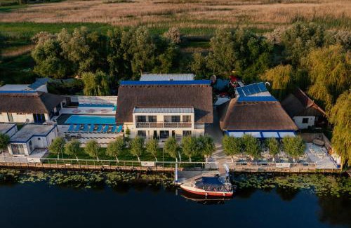 Uzlina Hotel | WPO - WILD PIKE OASIS