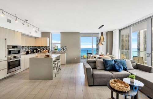 Hollywood South Central Beach Apartment | Wrap Around Balcony Insane Views Amazing Pools