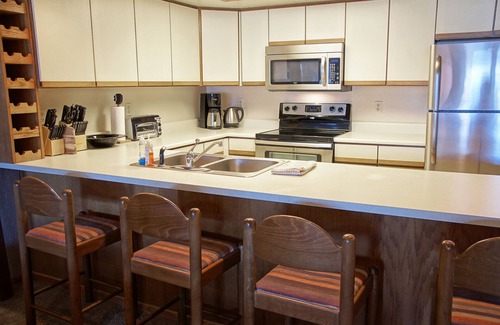 Grand Lake Condo | Wraparound Deck with Panoramic Views, Firepit, Close to Downtown Grand Lake