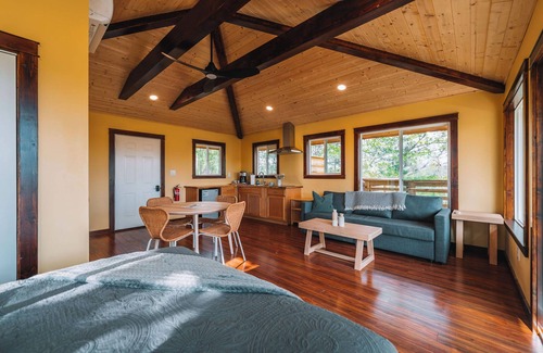 Rogers Cabin | 'Wren' - One of our cute and tidy Lookout Cabins