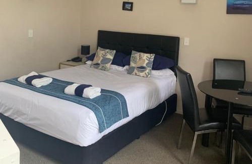 Paraparaumu Beach Hotel | Wrights by the Sea Motel