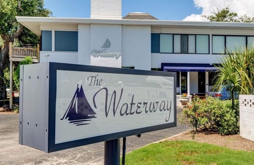 Wilmington Apartment | Wrightsville Beach | Waterway Sail Away
