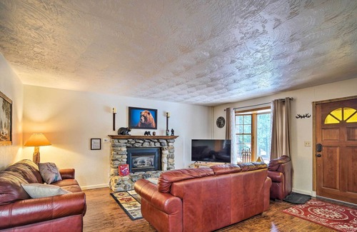Wrightwood House | Wrightwood Home w/ Fire Pit & Views!