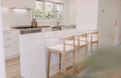 Maroochydore House | 'Wrigley House' - Pool, Jacuzzi, Dog Friendly