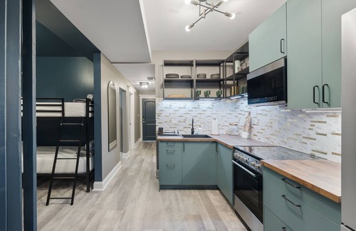 Wrigleyville Apartment | Wrigleyville Suites