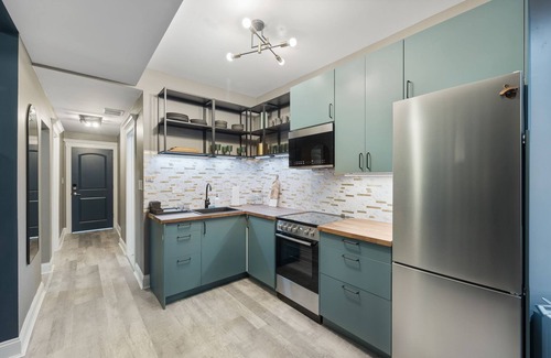 Wrigleyville Apartment | Wrigleyville Suites