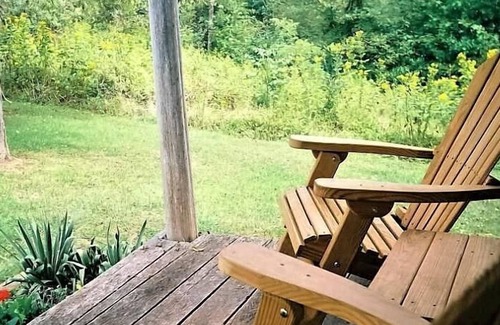 Lexington Cabin | Writer's Retreat on Shenandoah Farm