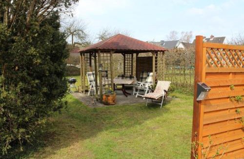 Heikendorf Apartment | Wunderschöne Ferienwohnung in Kitzeberg mit Großem Garten