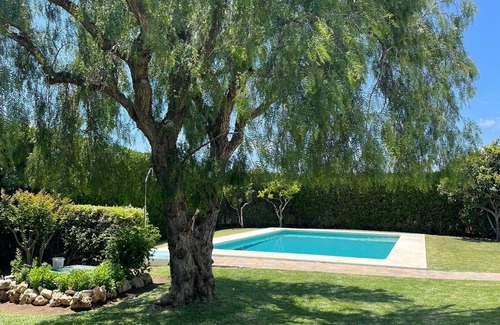 Mijas Villa | Wunderschöne Villa in einem großzügigen Garten mit großem Pool mit Meerblick