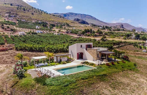 Scopello Villa | WWW.BAGLIORIDISICILIA.COM - LAST MINUTE 8/23 SEPTEMBER!