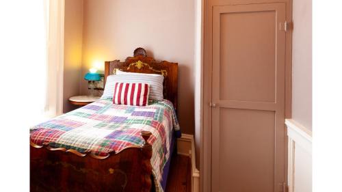Cimarron Hotel | Wyatt Earp - Historic Hotel