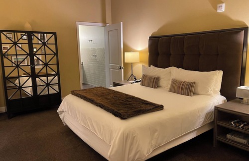St. Helena Hotel | Wydown Hotel