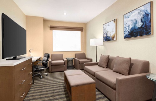 Anaheim Resort Hotel | Wyndham Anaheim