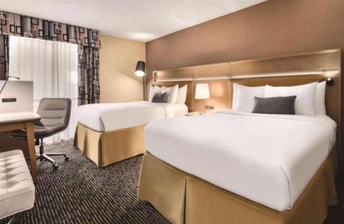 Champaign Hotel | Wyndham Garden Conference Center Champaign - Urbana