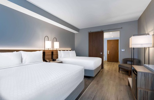 Miami Springs Hotel | Wyndham Garden Miami International Airport