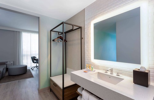 Miami Springs Hotel | Wyndham Garden Miami International Airport