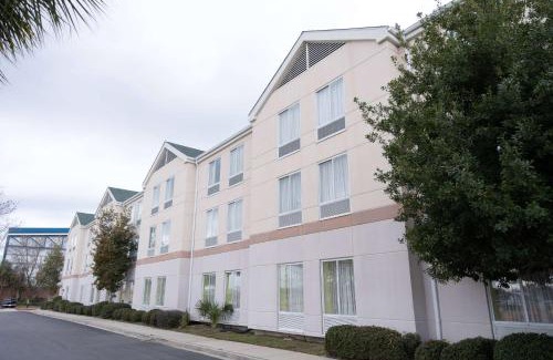 Kenner - Louis Armstrong International Airport Hotel | Wyndham Garden New Orleans Airport