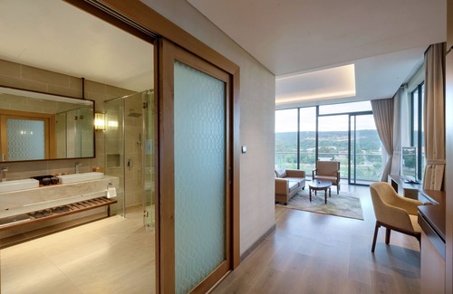 Cam Ranh Hotel | Wyndham Grand KN Paradise Cam Ranh