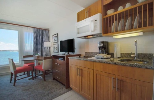 Yachting Village Condo | Wyndham Inn on the Harbor | 1BR/1BA Queen Suite