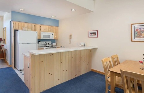 Fish Creek Condo | Wyndham Little Sweden | 1BR/1BA King Balcony Suite