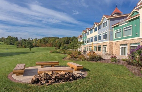Fish Creek Condo | Wyndham Little Sweden | 1BR/1BA King Balcony Suite