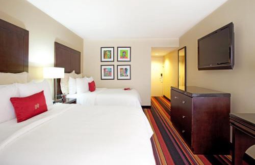 Kenner - Louis Armstrong International Airport Hotel | Wyndham New Orleans Airport & Conference Center