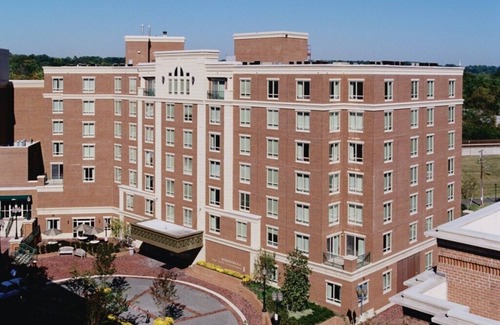 Old Town West Condo | Wyndham Old Town Alexandria- Comfy 1 Bedroom Condo