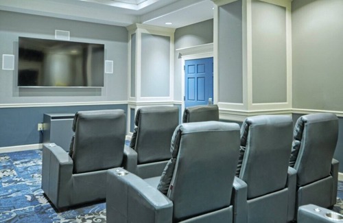 Old Town West Condo | Wyndham Old Town Alexandria- Comfy 1 Bedroom Condo