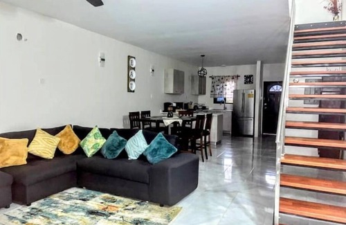 Discovery Bay House | Wynter'sEscape! 2BR w/pool & beach access near PuertoSeco Beach! w/24-hrsecurity