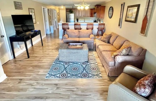 Alexander City Condo | Wysteria Cove Condo-pools/dedicated slip/1st floor