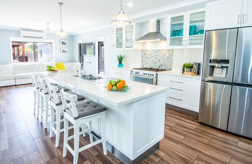 Agnes Water House | WYUNA - CLEAR WATER - amazing pool, air conditioned plus boat parking