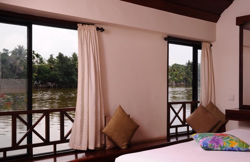 Alappuzha Boat Rental | Xandari Riverscapes