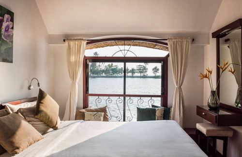 Alappuzha Boat Rental | Xandari Riverscapes