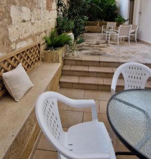 Trepuzzi House | Xenia Boutique Apartment