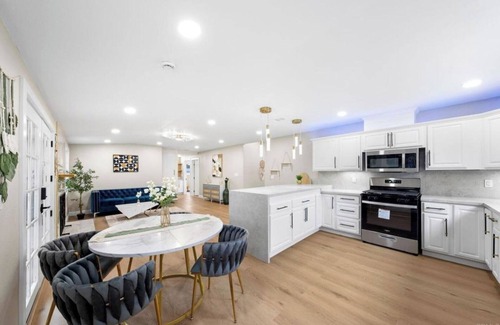 Poway House | Xlnc Exotic home13824 Powers Rd