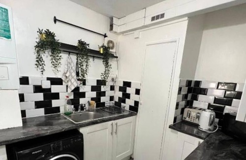 Eltham Apartment | Xtra 2-bedroom apartment with WiFi
