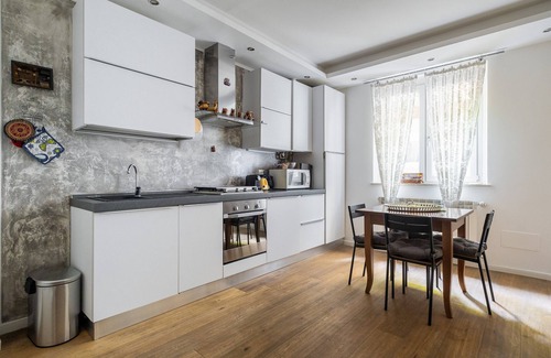 Historic Center Apartment | XVI Charm Apartment by Wonderful Italy