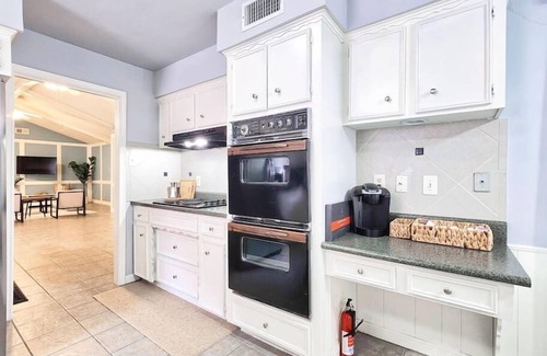 Greater Fondren Southwest House | XVP1 - Bankside · Quiet Location|Full Kitchen|Parking|Cute Backyard