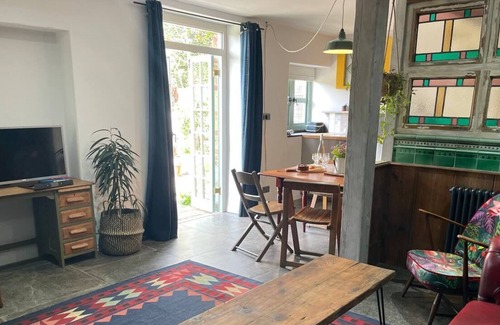 Saint Clears House | Y Bwthyn, Bohemian bolthole with log burner