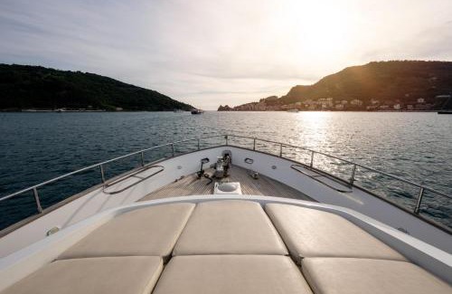 Portovenere Boat Rental | Yacht San Lorenzo 22
